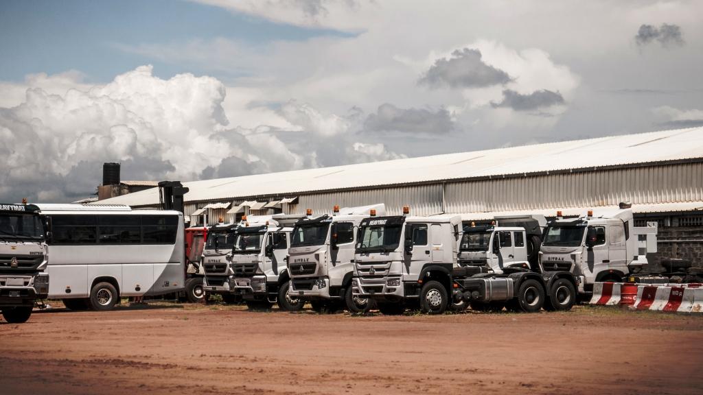 Grand parc de Camions et de Bus neufs au Togo, Bénin, Burkina Faso et Côte d'Ivoire
